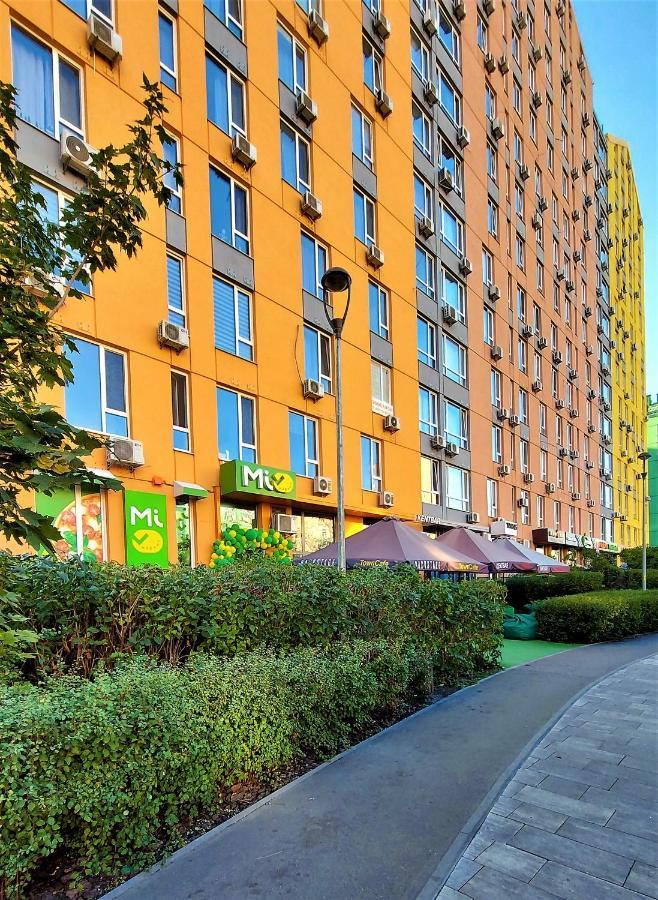 Смарт-Апартаменти На 1 Поверсі Kiev Ngoại thất bức ảnh